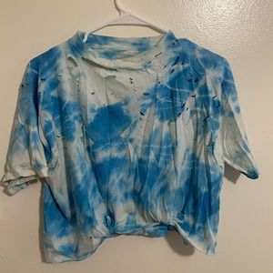 Blue tie-dye cropped shirt